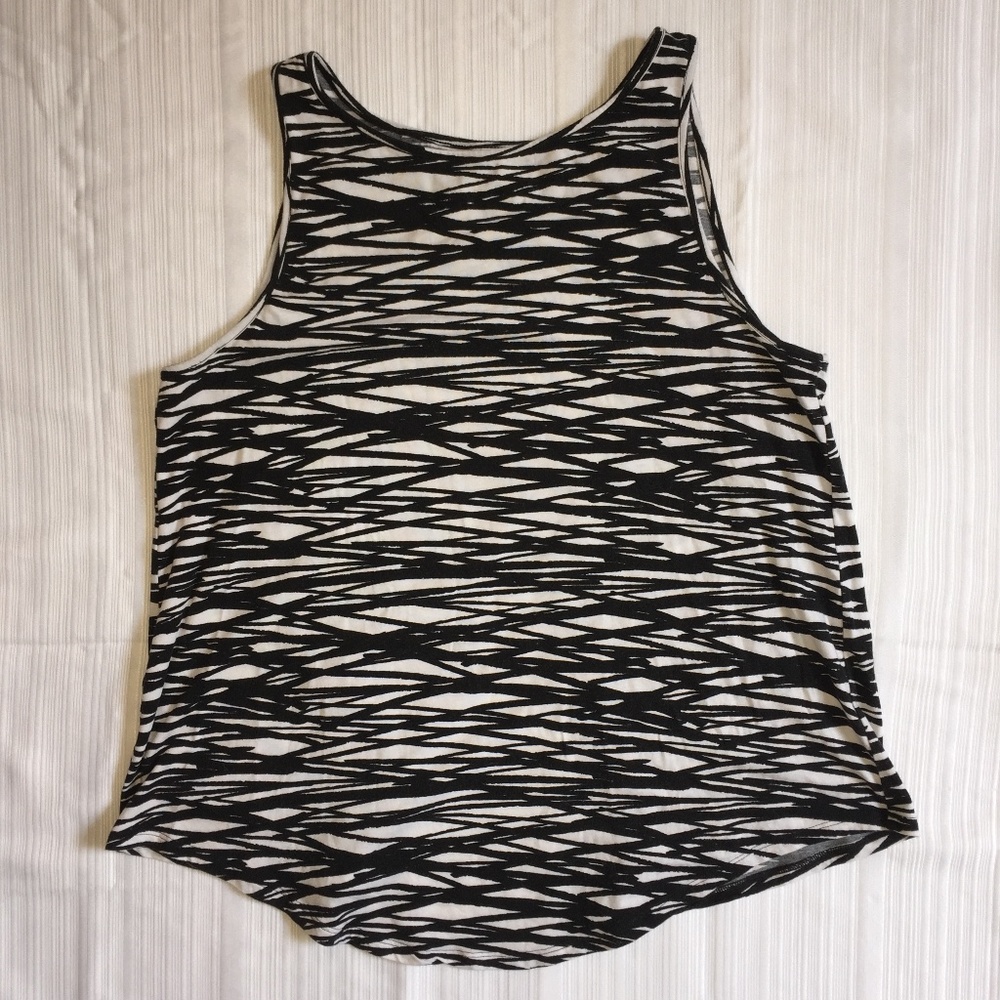 Under Armour Tie Back Tank - Small